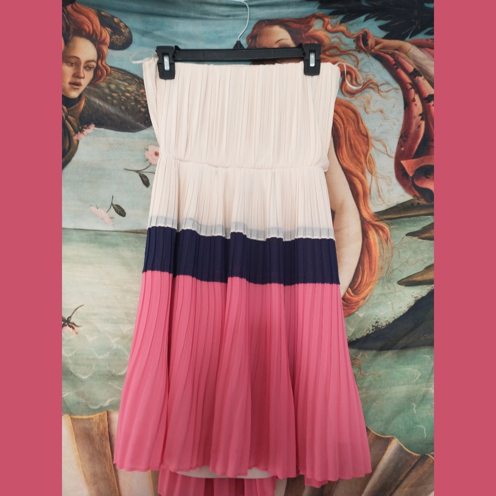 STRAPLESS PLEATED DRESS